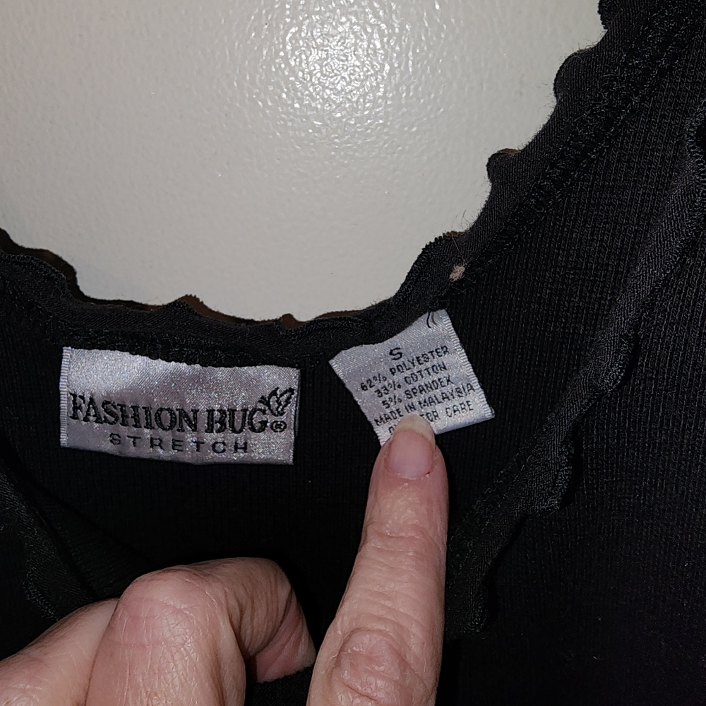 BLACK RUFFLE TANK TOP - Picture 2 of 4